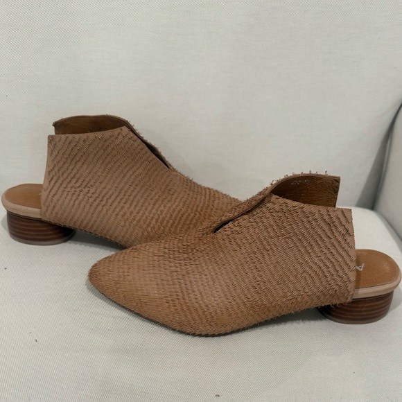 Antelope Radlee Women’s Tan Textured Leather Mule Slip-On Shoe, US 9, EU 40 NWOB - Picture 2 of 7